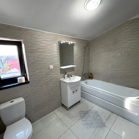 8 Deluxe Apartment